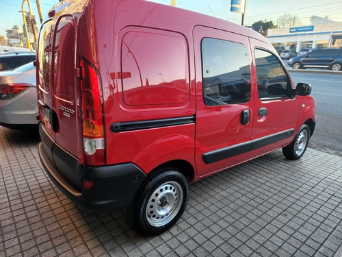 Imagen 9 de 15 de Renault Kangoo 2015 1.6 Furgon Ph3 Confort 5as Lc