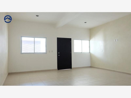 Imagen 3 de 12 de Casa Sola En Venta Azteca