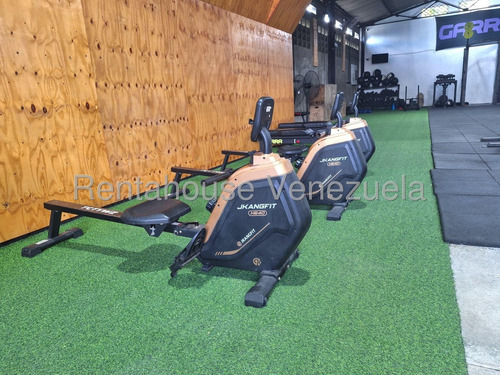 Julian Galindez Vende Gimnasio En Urbanizacion Nueva Segovia Barquisimeto #25-9919