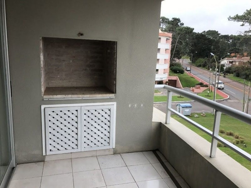 Venta De Apartamento 3 Dormitorios En Playa Mansa