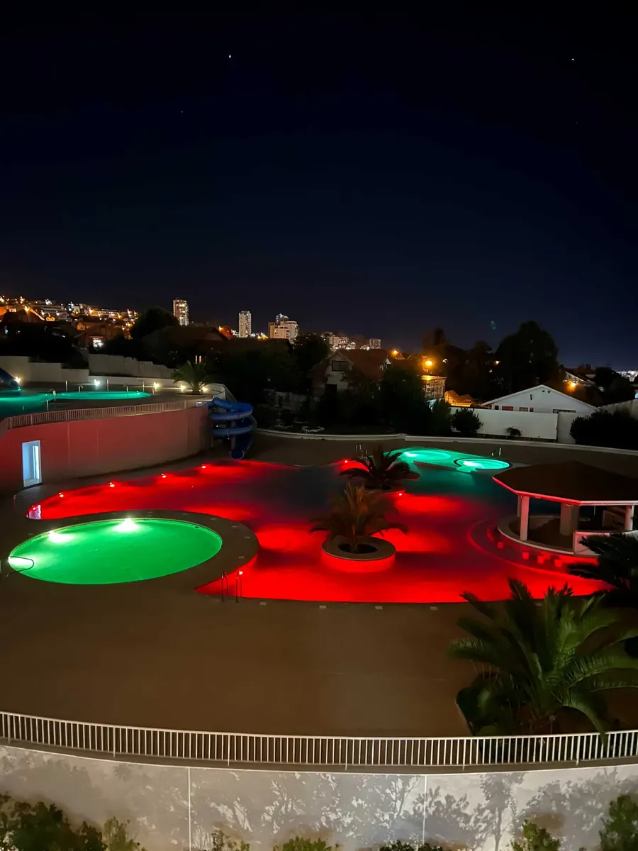 Imagen 2 de 12 de Arriendo Depto Reñaca 3d2b1e Con 3 Piscinas (177171)