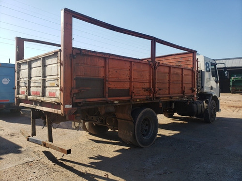 Imagen 4 de 10 de Camión Volvo Vm60 4x2 C/ Caja Cerealera Año 2006