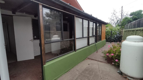 Casa En Venta De 3 Dorm. En La Cisterna