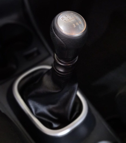 Imagen 9 de 14 de Nissan Tiida 2015