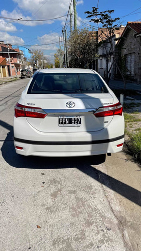 Imagen 5 de 16 de Toyota Corolla 2016 1.8 Xei Cvt 140cv