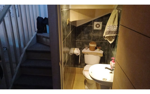 En Venta Casa 2 Pisos 3d / 2 Baños Galilea Los Ángeles $105