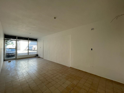Imagen 1 de 6 de Local Comercial Prox A Plaza Lama Maximo Gomez