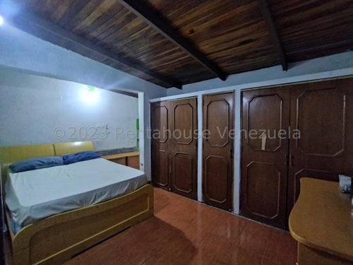 Casa En Venta En El Limon Maracay Aragua 24-15568 Irrr