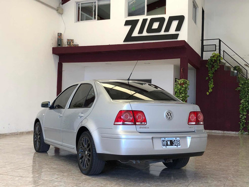 Volkswagen Bora 1.8 Highline T 180cv Cuero 2008
