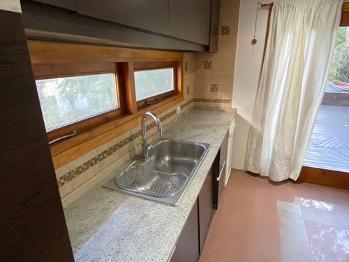 Casa En Venta En Carilo