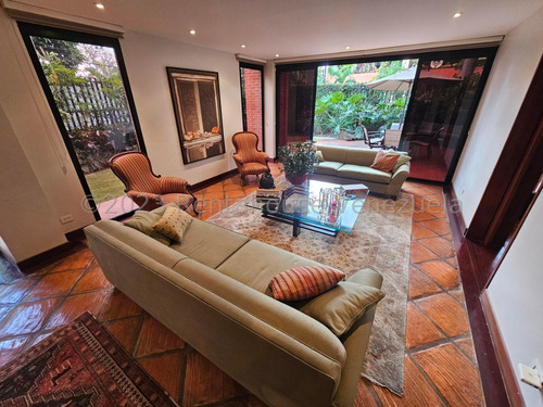 Ms: 25-1195 Se Vende Amplio Y Hermoso Apartamento En Planta Baja, En El Country Club. A=380m2, 3h, 5b, 3p.