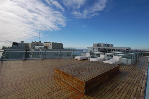 Imagen 5 de 17 de Impecable Departamento Con Cochera Y Vista Al Rio. Amenities. Excelente Ubicación.