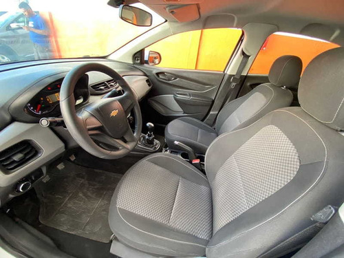 Imagem 8 de 10 de Chevrolet Onix 1.0 Mt Joy
