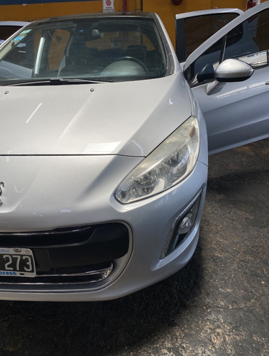 Imagen 21 de 24 de Peugeot 308 2.0 Feline 143cv