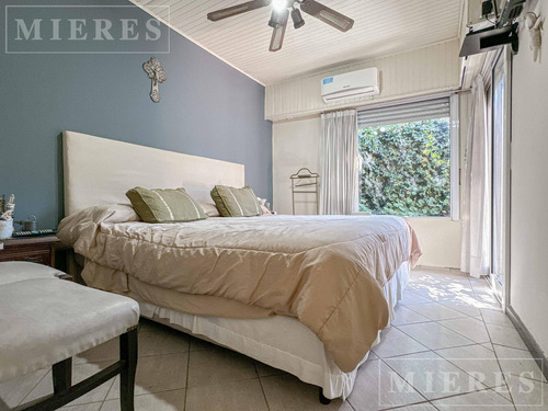 Casa En Venta En Las Lomas-santa Rita