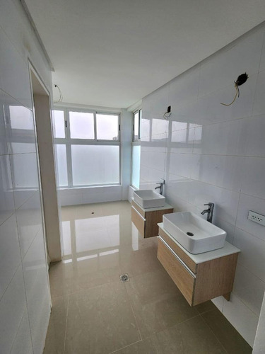 Townhouse Obra Blanca En Puerto Morrocoy, Parque Nacional Morrocoy En Tucacas.