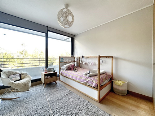 Casa En Arriendo De 4 Dorm. En Lo Barnechea