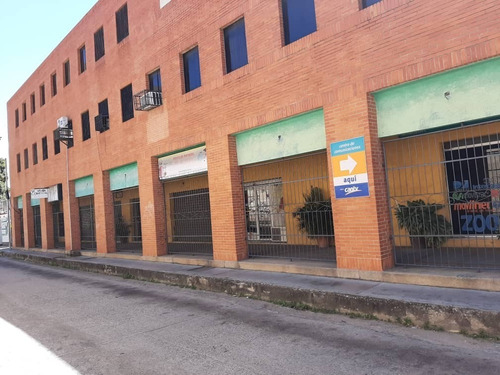 Imagen 3 de 15 de Mini Centro Comercial En Venta
