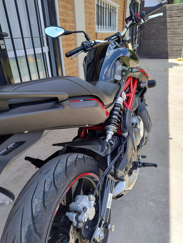 Vendo Mi Benelli 302s, 2022 Bicilíndrica! Excelente Estado.