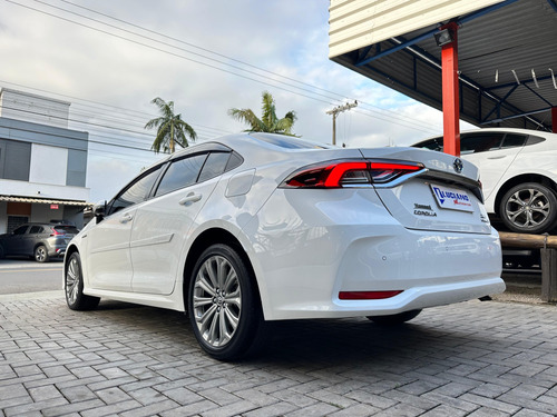Toyota Corolla Hibrido com apenas 25.000km