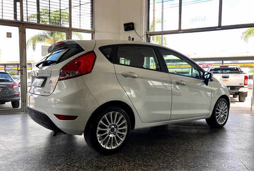 Ford Fiesta Kinectic Se 1.6n L/n Mt Excelente, Anticipo $