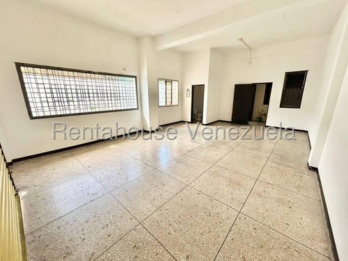 Dennymar, Alquila Local Comercial, Ubicado En Zona Con Fluidez Peatonal Y Vehicular Ofreciendote Un Espacio De 45mts2 Para Ser Adecuados A Tu Requerimiento. Contactame Y Hagamos Negocios. B5a0dd9