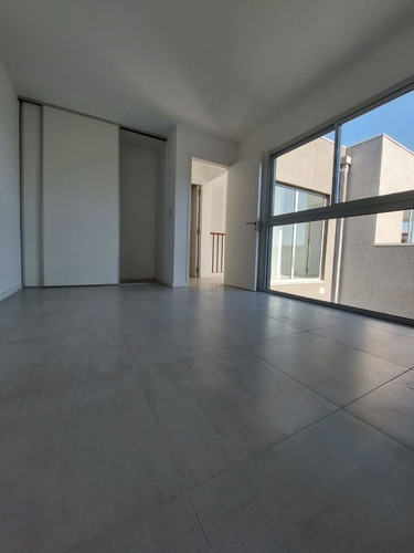 Imagen 17 de 26 de Vendo Duplex Miradores De Manantiales Ii 3 Dormitorios Patio Cochera Doble Seg