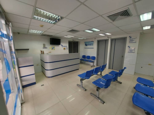 Imagen 4 de 26 de Centro Médico En Venta En El Centro De Maracay
