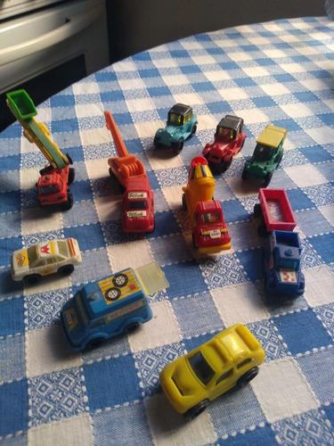 Muñecos Kinder. Lote De Vehiculos