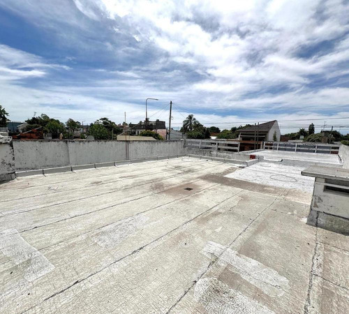 Casa 3 Ambientes Con Local Y Galpón Venta En Quilmes Oeste
