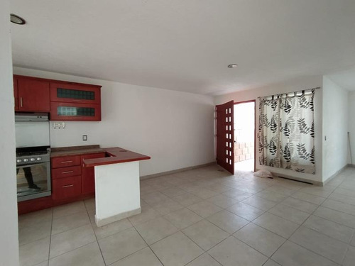 Imagen 1 de 8 de Casa Sola En Renta San Juan