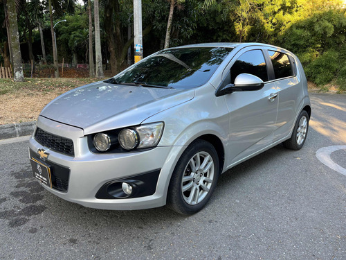 Chevrolet Sonic 1.6 Lt 5 p