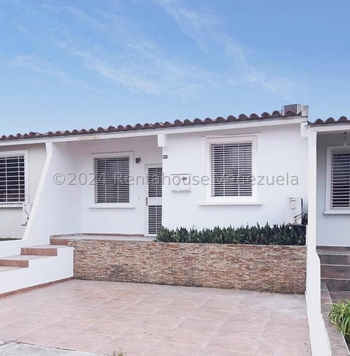 Gabi Irastorza De Rentahouse Vende De Oportunidad Linda Casa En Cabudare Codigo 24-22249 Res Roca Nostra Ii, Conjunto Cerrado Con Area Social, Casa Con Cocina Moderna Y Tanque De Agua, Comunicate.