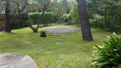 Casa Con Buenas Comodidades En Mansa A 2 Cuadras De La Playa- Ref: 1707