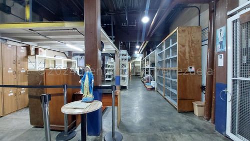 LG Vendo Edificio Industrial Con Local Comercial En Prado De María, 1920 Mtrs. Punto Comercial De Mas De 30 Años