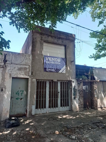 Imagen 2 de 4 de Casa Interna De 2 Dormitorios A Reciclar