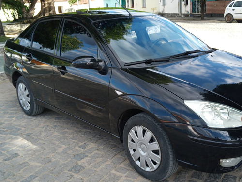 Imagem 2 de 7 de Ford Focus 2006 2.0 Ghia 5p