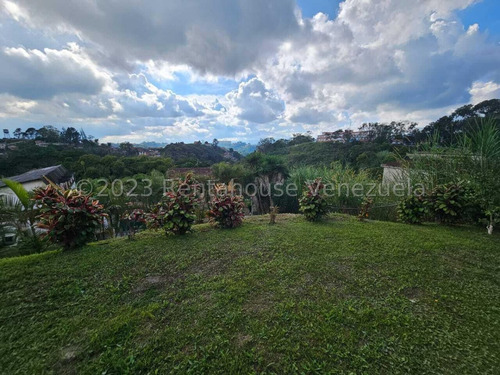 Bella Casa Tipo Chalet Holandés En Venta San Antonio De Los Altos 24-9993 Edf