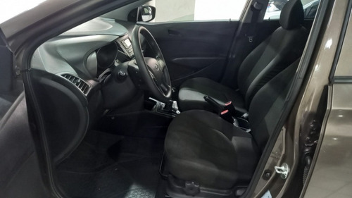Imagem 9 de 10 de Hyundai Hb20 Confort Plus