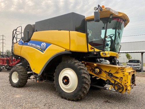 Cosechadora New Holland Cr6080 - 35 Pies - Año 2015