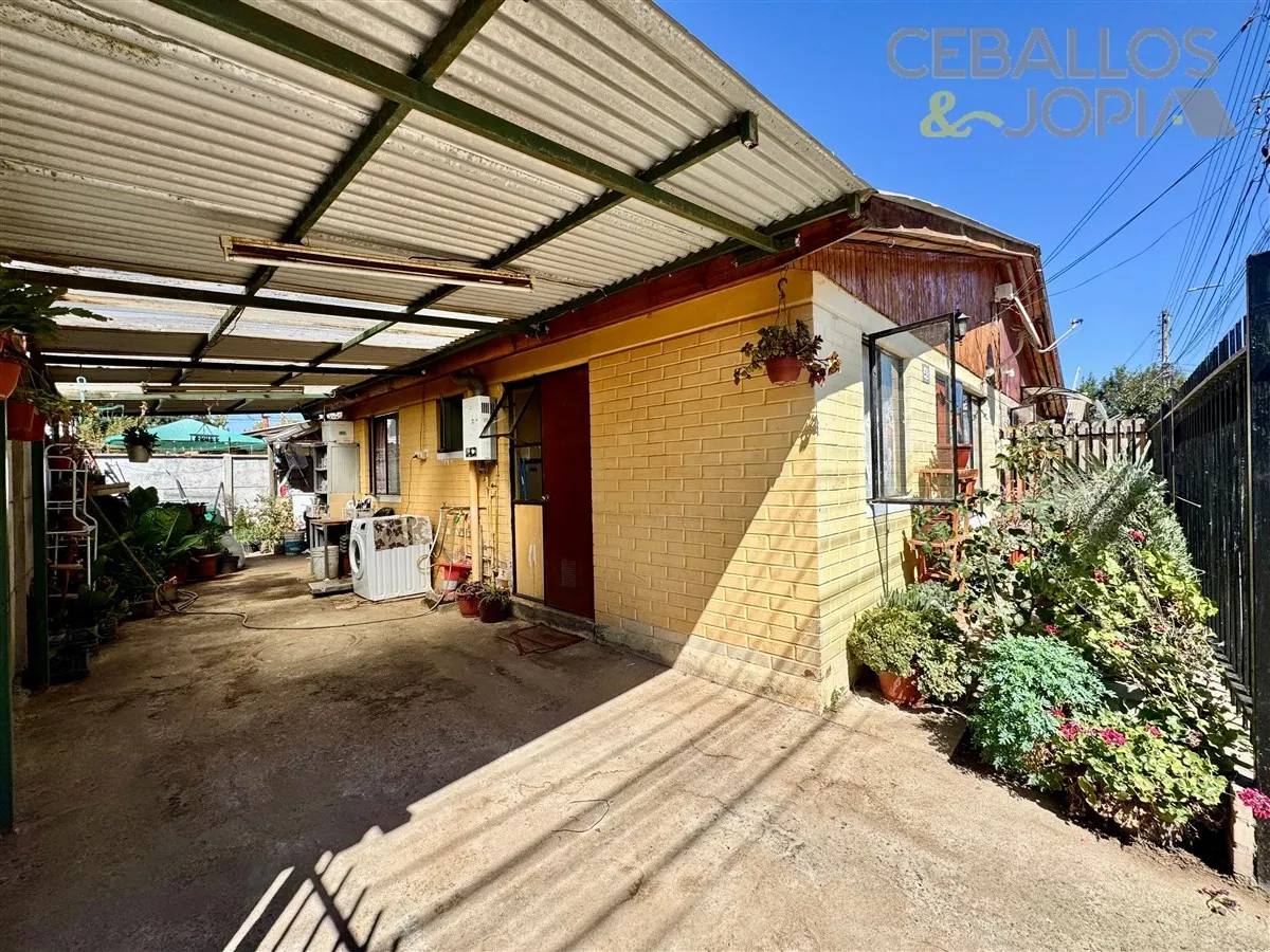 Imagen 1 de 18 de Casa En Venta De 2 Dorm. En Limache