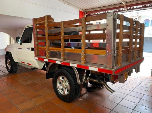 Toyota Land Cruiser 4x4 Turbo Diesel
