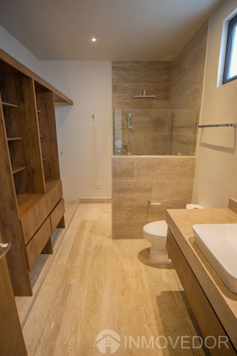 Casa · 3 Recámaras · Alberca · Residencial Arbolada · Av. Huayacan