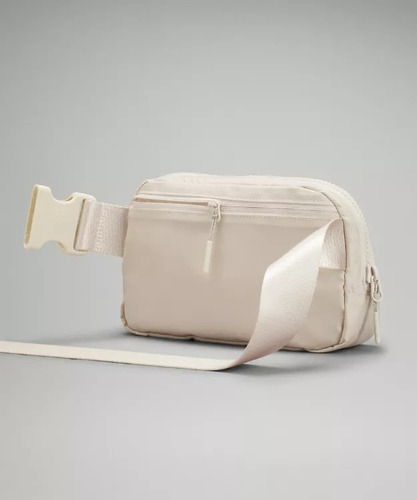 Belt Bag Lulu Everywhere 1l Color Bone Beige Beige Lisa