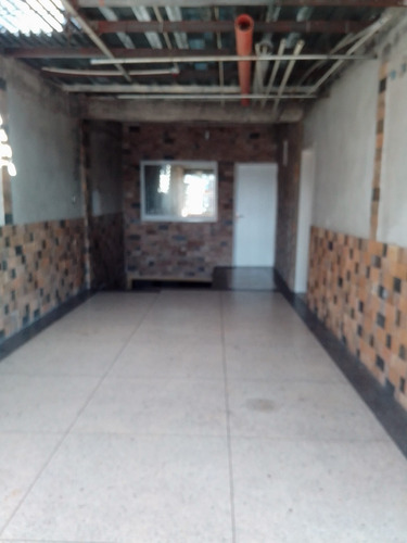Imagen 12 de 19 de Vendo Casa De Dos Pisos En El Macaro