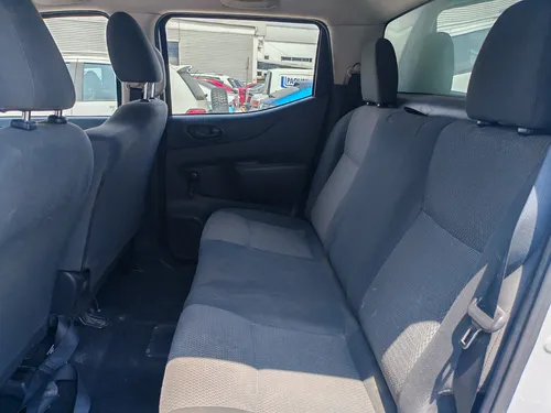 Nissan Np300 Doble Cabina A/a