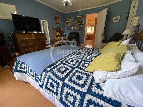 Casa En Venta De 6 Dorm. En Lo Barnechea