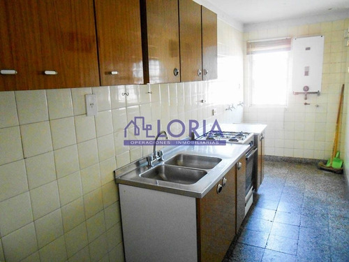 Imagen 15 de 19 de 4 Ambientes - 2 Baños - Muy Luminoso.-