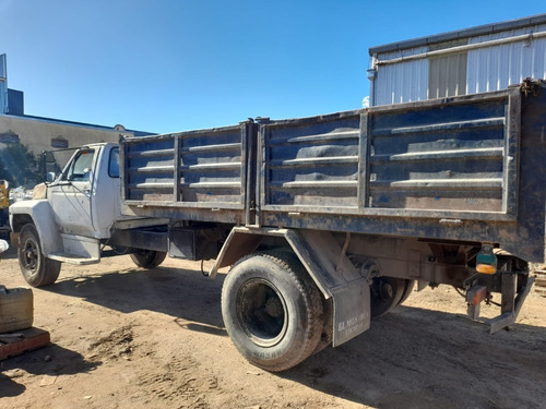 Imagen 6 de 9 de Ford 7000