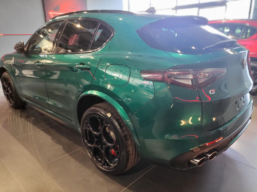 Alfa Romeo Stelvio 2.9L Quadrifoglio Verde V6 Bi-Turbo At